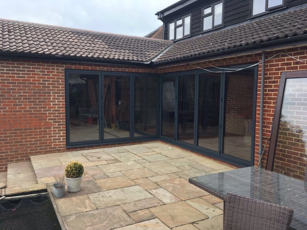 bifold-installation